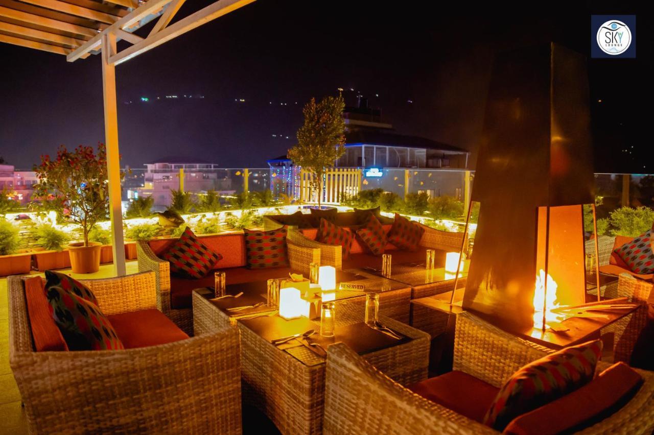 Himalayan Glory Inn โพคารา ภายนอก รูปภาพ