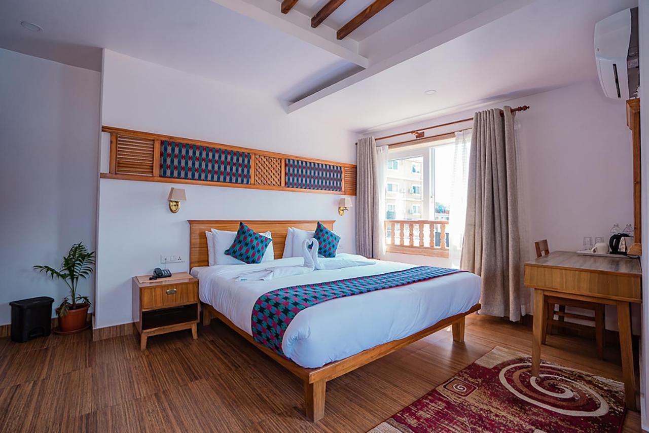 Himalayan Glory Inn โพคารา ภายนอก รูปภาพ