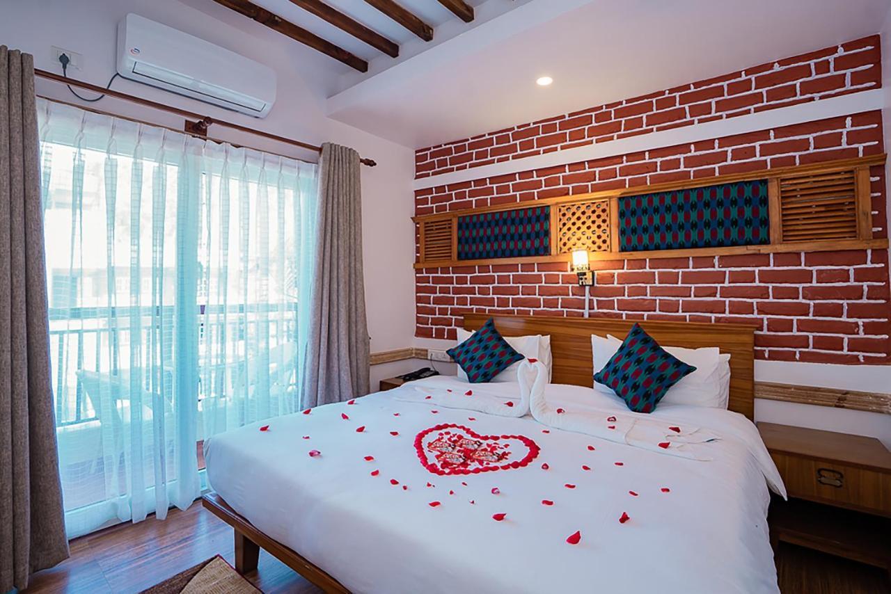 Himalayan Glory Inn โพคารา ภายนอก รูปภาพ