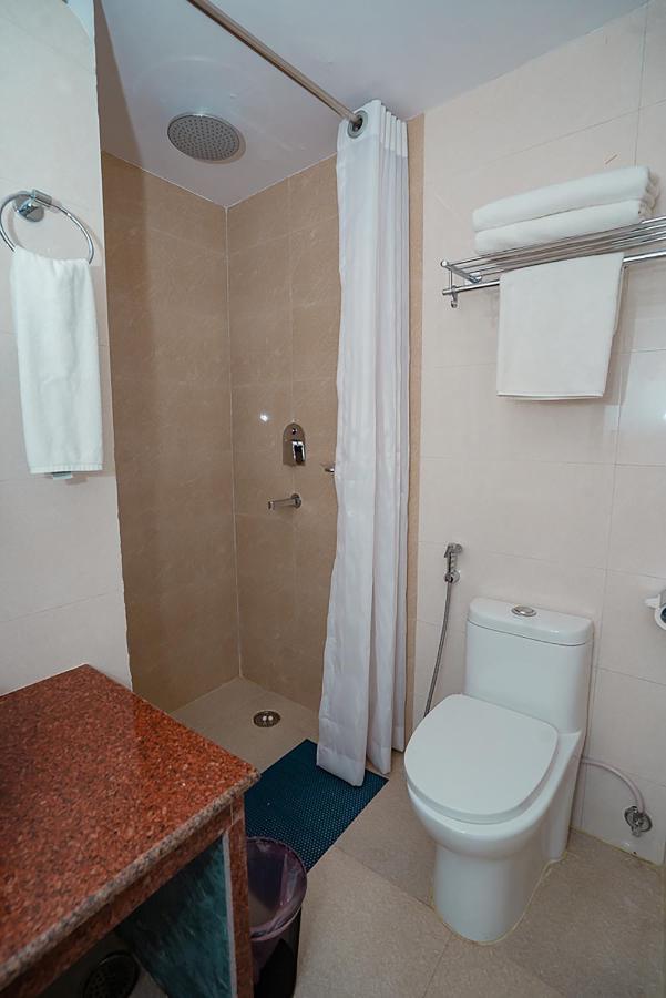Himalayan Glory Inn โพคารา ภายนอก รูปภาพ