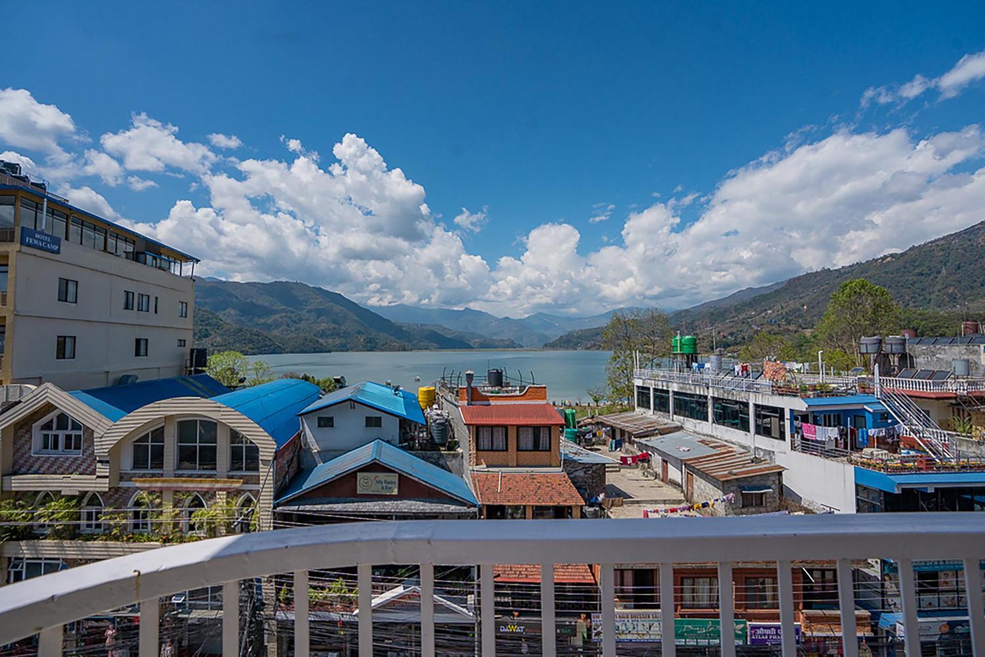 Himalayan Glory Inn โพคารา ภายนอก รูปภาพ